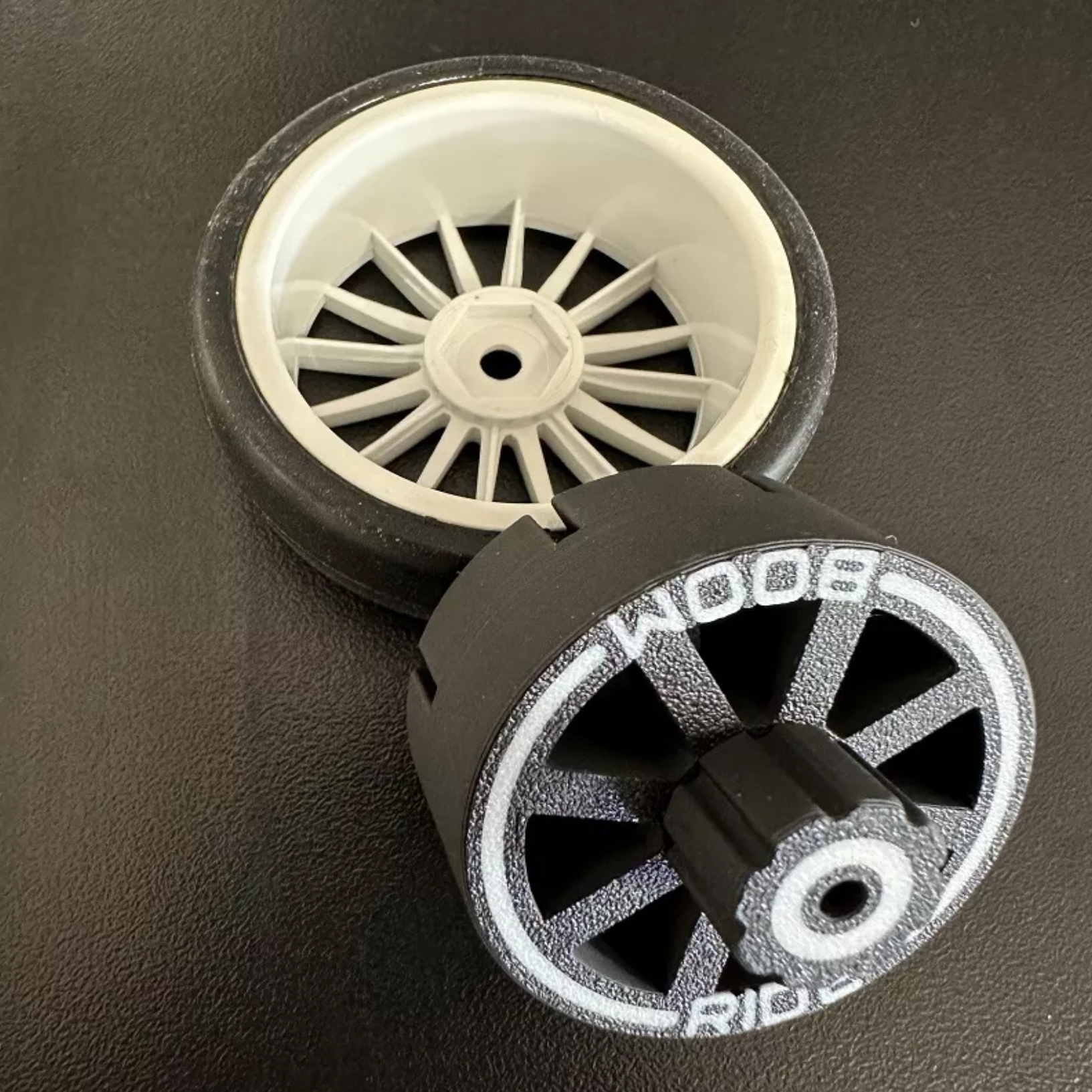 MR33 Tire Roller 1:10 Spoke Rims RCK / Sweep