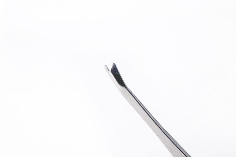 Sedan Tire Center Line Remover